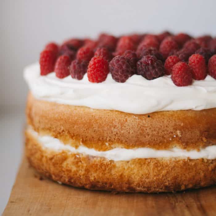 Ways to make the perfect sponge cake - Bake with Amy