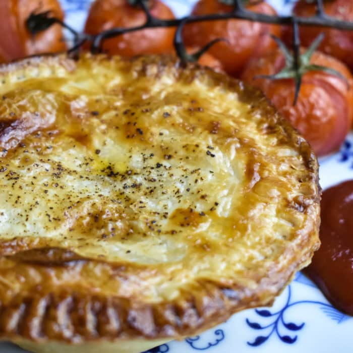 Mince and Cheese Pie - The Kiwi Country Girl