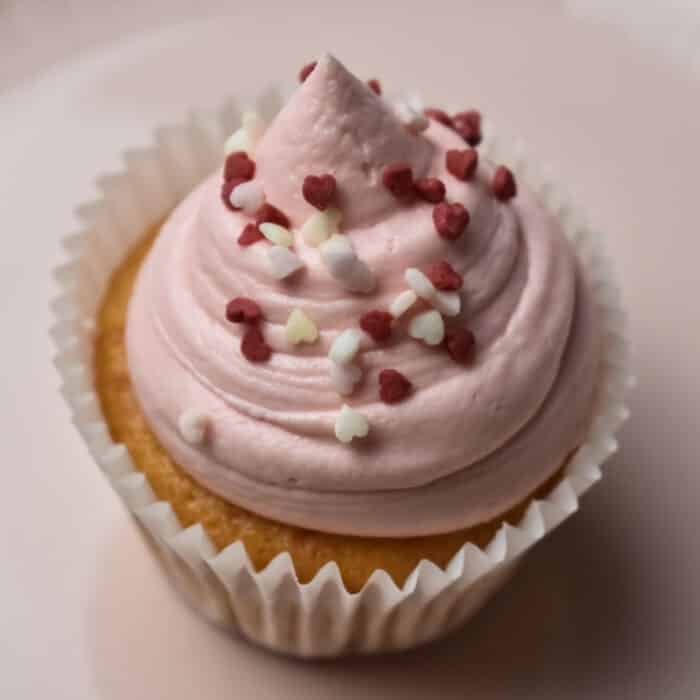 Valentine's Day Strawberry Cupcakes - Bake with Amy